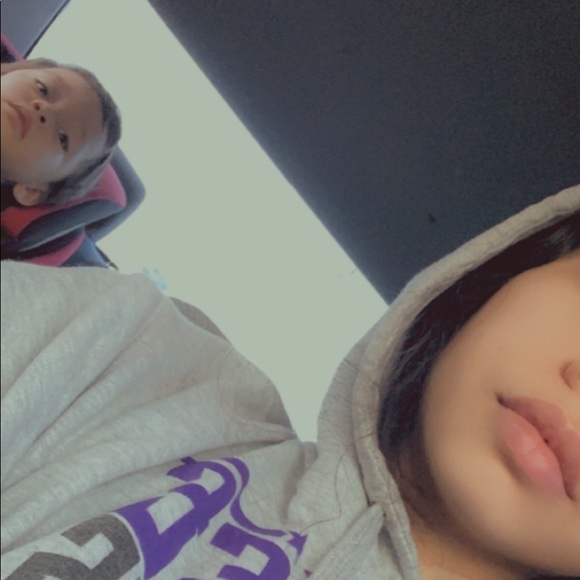 Meet your Posher, T'ari - Picture 3 of 5